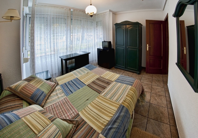 Imagen de la habitación del Hotel Tierra De La Reina. Foto 5