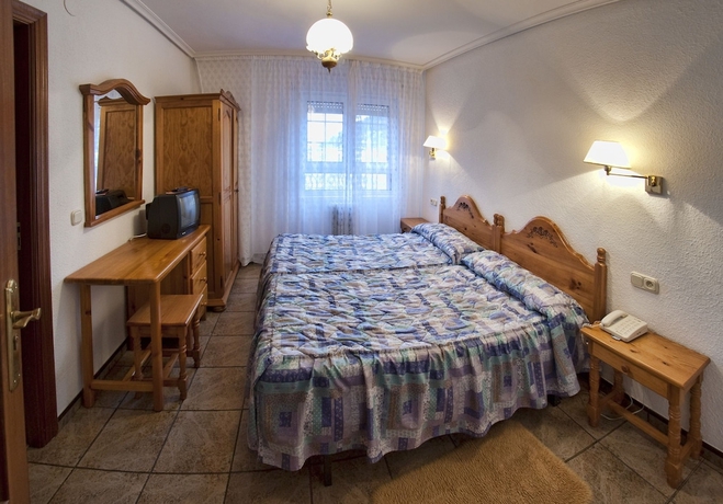 Imagen de la habitación del Hotel Tierra De La Reina. Foto 9