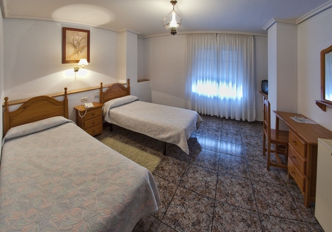 Imagen de la habitación del Hotel Tierra De La Reina. Foto 11