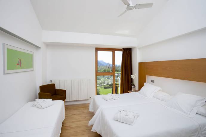 Imagen de la habitación del Hotel Tierra de Biescas. Foto 16