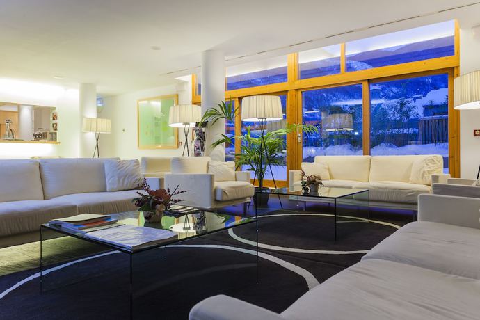 Imagen del bar/restaurante del Hotel Tierra de Biescas. Foto 6