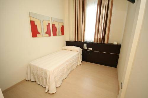 Imagen de la habitación del Hotel Tierra de Vinos. Foto 20