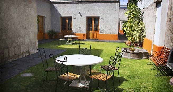 Imagen de los exteriores del Hotel Tierrasur. Foto 14