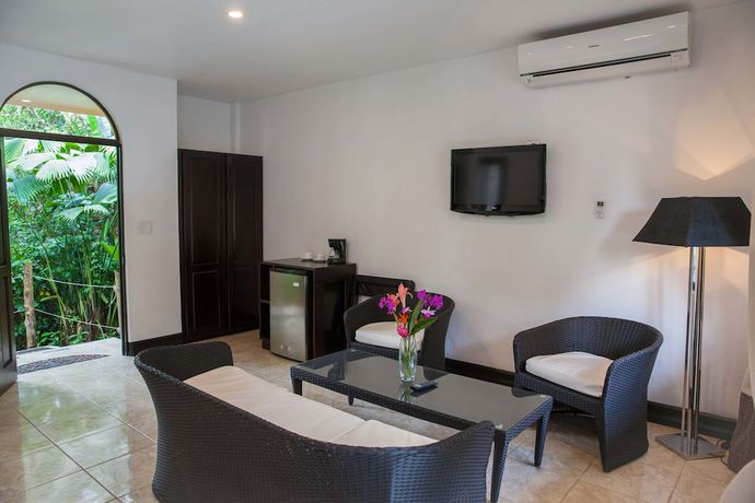 Imagen de la habitación del Hotel Tifakara by the Waterfall. Foto 14