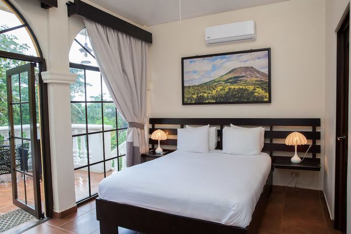 Imagen de la habitación del Hotel Tifakara by the Waterfall. Foto 15