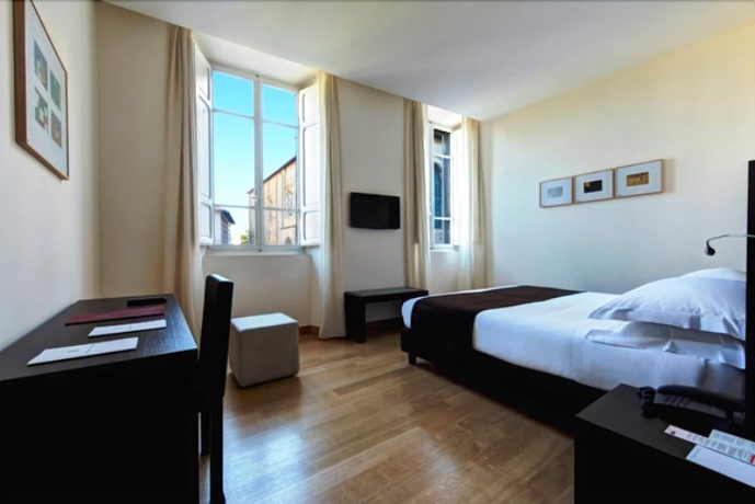 Imagen de la habitación del Hotel Tiferno. Foto 10