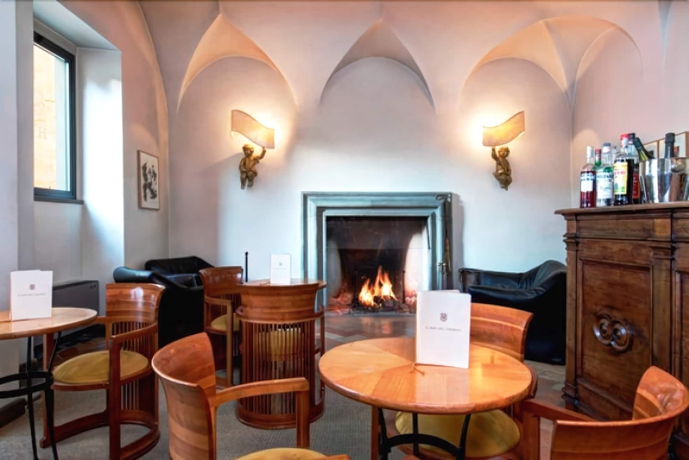 Imagen del bar/restaurante del Hotel Tiferno. Foto 6