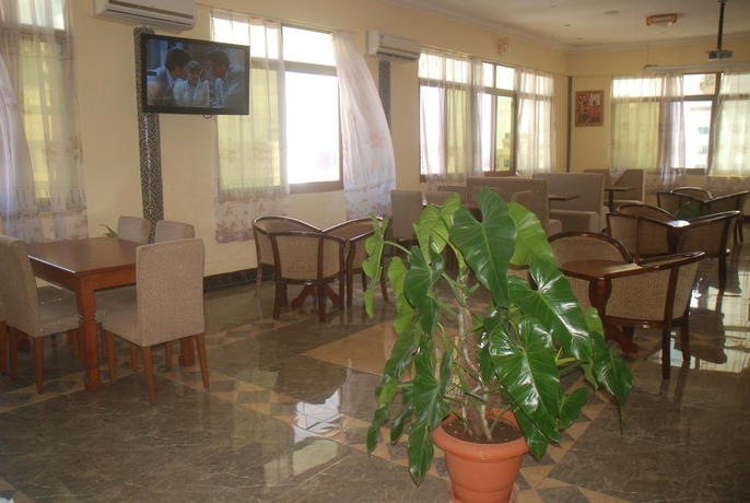 Imagen del bar/restaurante del Hotel Tiffany Diamond. Foto 2