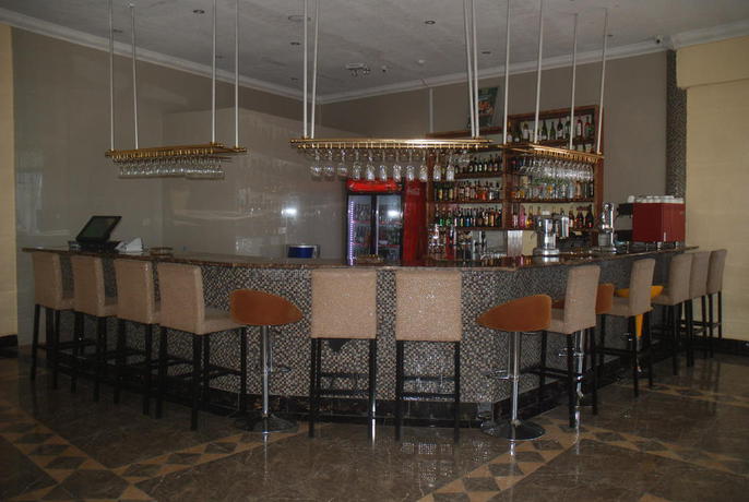 Imagen del bar/restaurante del Hotel Tiffany Diamond. Foto 4