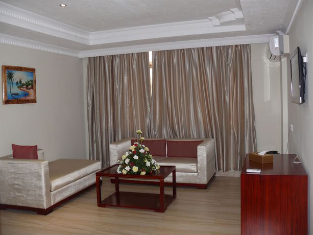 Imagen de los interiores del Hotel Tiffany Diamond Hotels. Foto 15