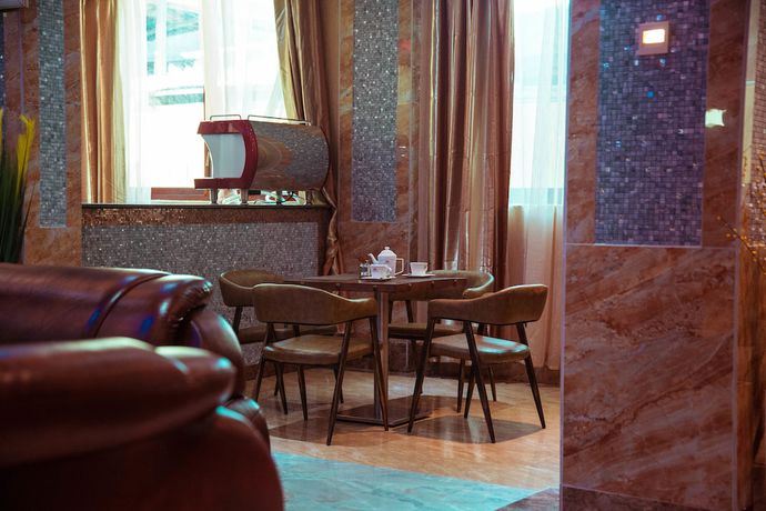 Imagen de los interiores del Hotel Tiffany Diamonds. Foto 16