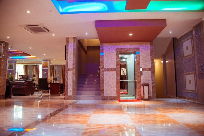 Imagen de los interiores del Hotel Tiffany Diamonds. Foto 17