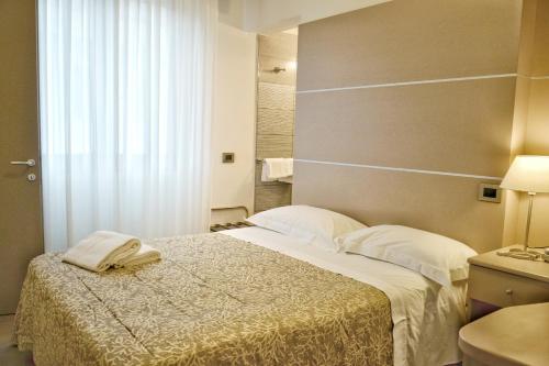 Imagen de la habitación del Hotel Tiffany, Marina di Massa. Foto 5