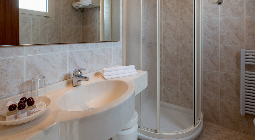 Imagen de la habitación del Hotel Tiffany, Rimini. Foto 8