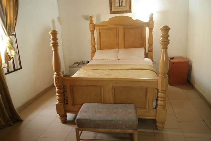 Imagen de la habitación del Hotel Tiffany and Towers. Foto 4