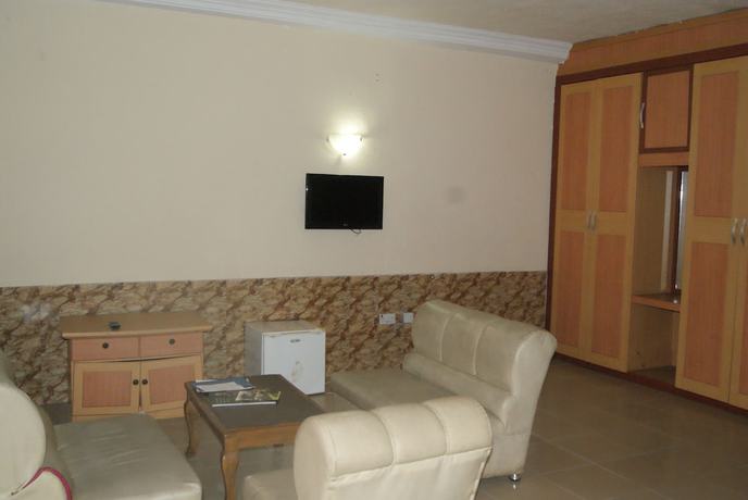 Imagen de la habitación del Hotel Tiffany and Towers. Foto 8