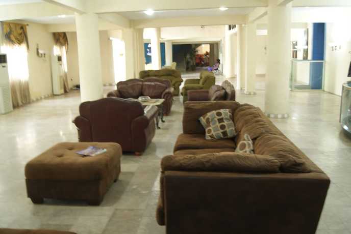 Imagen del bar/restaurante del Hotel Tiffany and Towers. Foto 2