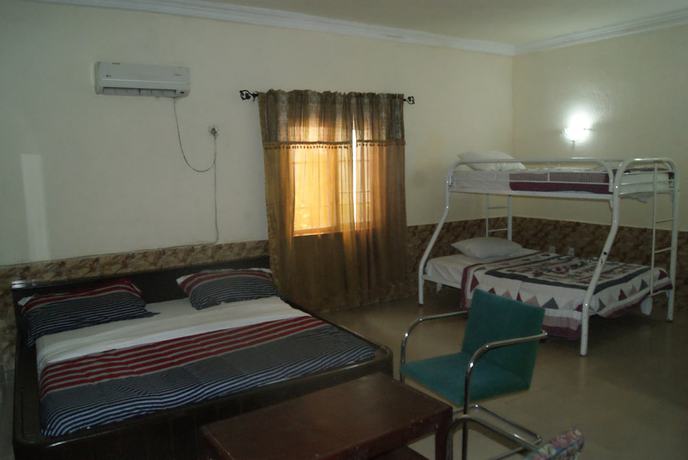 Imagen de la habitación del Hotel Tiffany and Towers. Foto 13