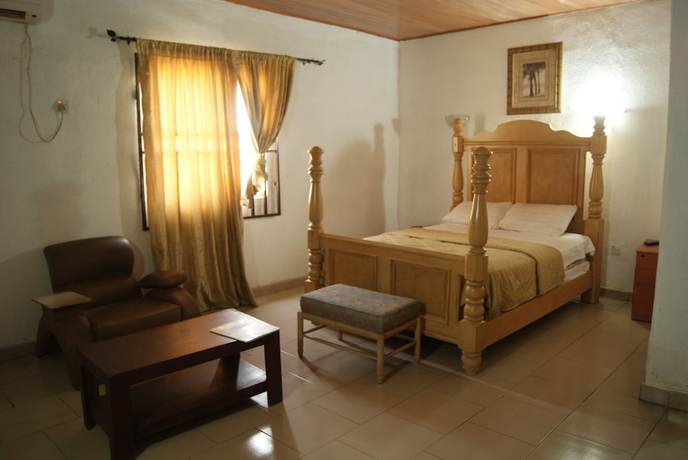 Imagen de la habitación del Hotel Tiffany and Towers. Foto 16