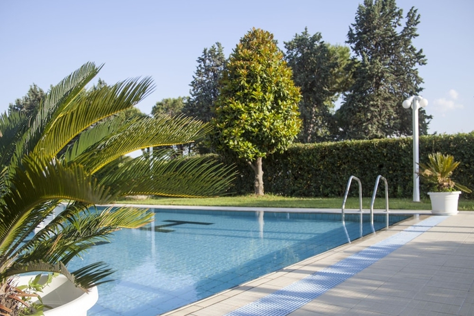 Imagen de la piscina del Hotel Tiffany\'s. Foto 12