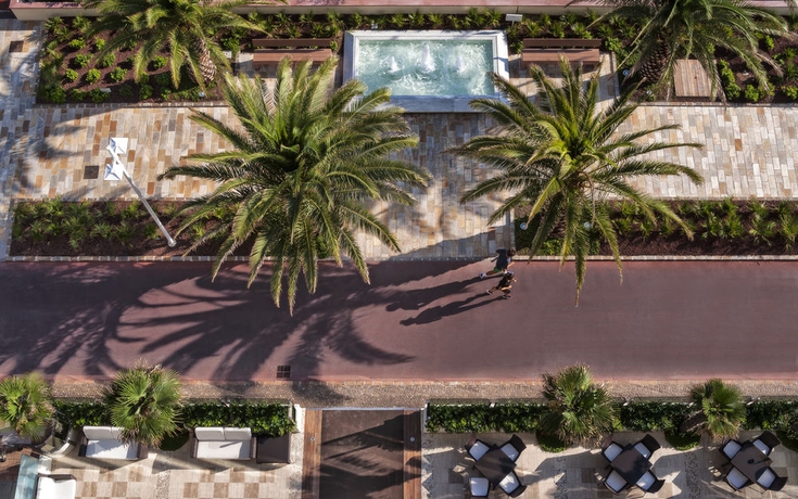 Imagen de los exteriores del Hotel Tiffany's. Foto 13