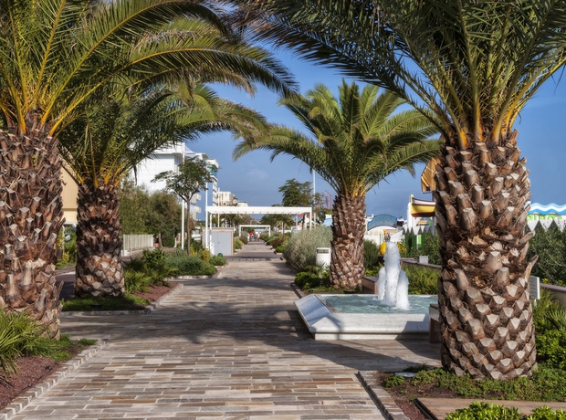 Imagen de los exteriores del Hotel Tiffany's, Riccione. Foto 14
