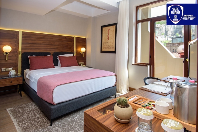 Imagen de la habitación del Hotel Tiflis Palace. Foto 9