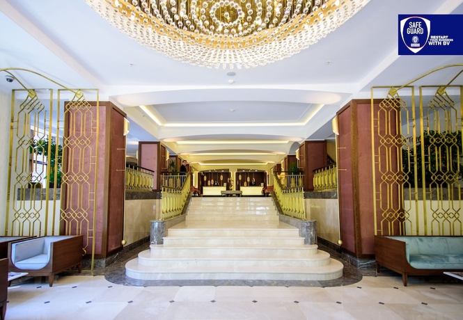 Imagen de los interiores del Hotel Tiflis Palace. Foto 13