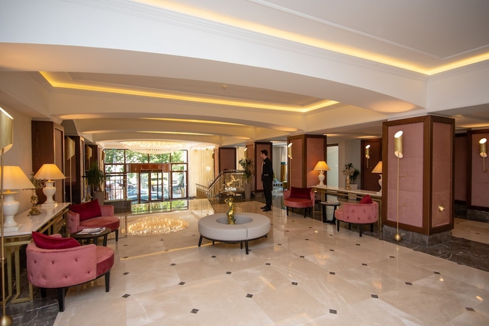 Imagen de los interiores del Hotel Tiflis Palace. Foto 16
