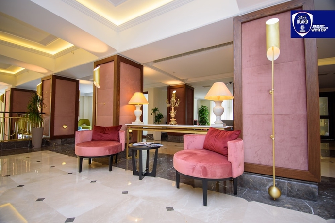 Imagen de los interiores del Hotel Tiflis Palace. Foto 18