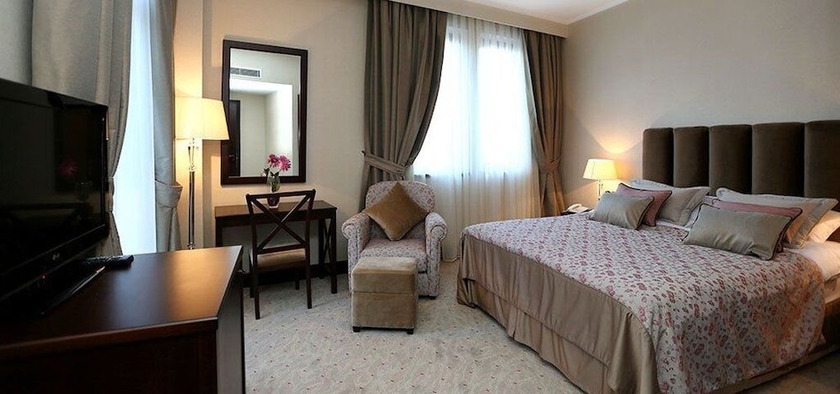 Imagen de la habitación del Hotel Tiflis Palace. Foto 12