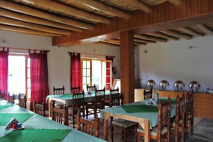 Imagen del bar/restaurante del Hotel Tiger Camp. Foto 17