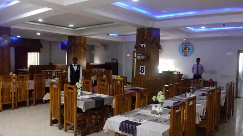 Imagen del bar/restaurante del Hotel Tiger Inn, Waidhan. Foto 3