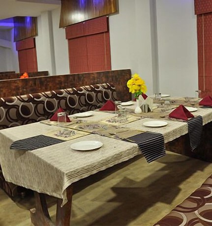 Imagen del bar/restaurante del Hotel Tiger Inn, Waidhan. Foto 5