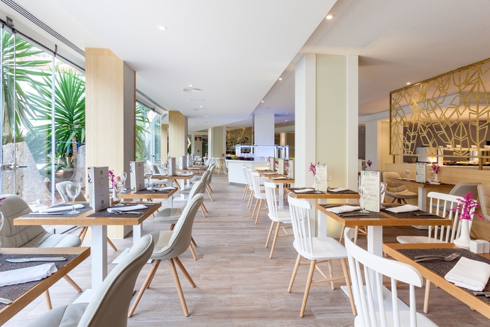 Imagen del bar/restaurante del Hotel Tigotan Lovers and Friends. Foto 3