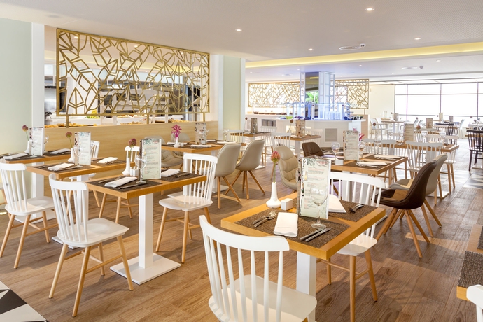 Imagen del bar/restaurante del Hotel Tigotan Lovers and Friends. Foto 5