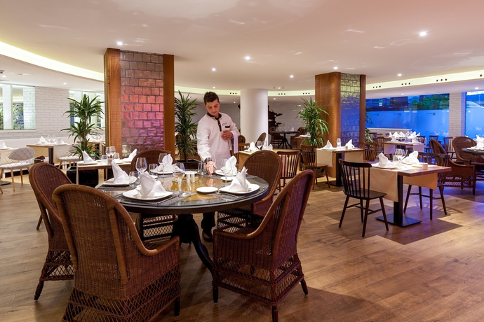 Imagen del bar/restaurante del Hotel Tigotan Lovers and Friends. Foto 10