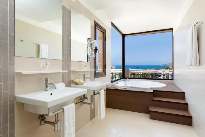 Imagen de la habitación del Hotel Tigotan Lovers and Friends. Foto 17