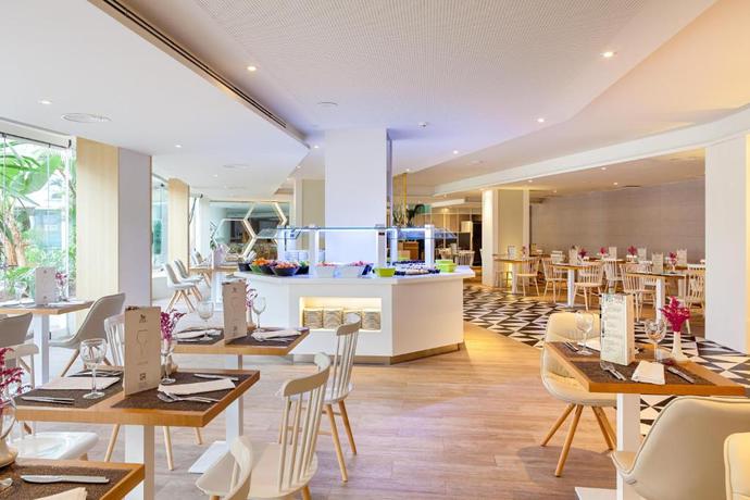 Imagen del bar/restaurante del Hotel Tigotan Lovers and Friends. Foto 4