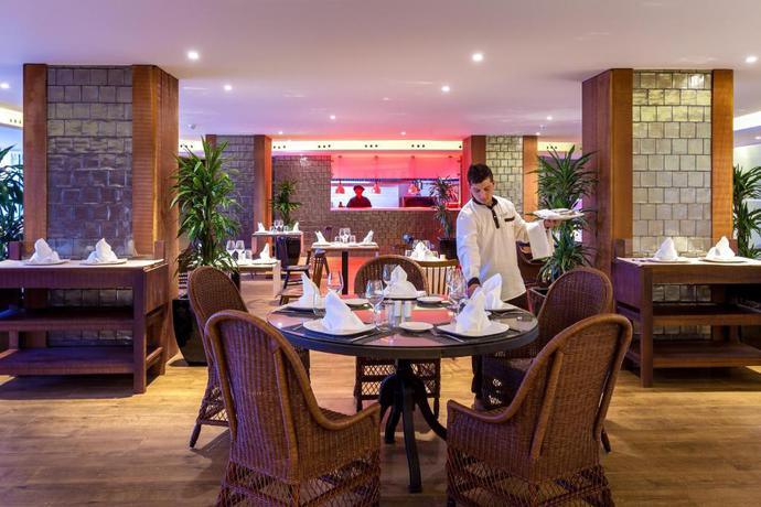 Imagen del bar/restaurante del Hotel Tigotan Lovers and Friends. Foto 7