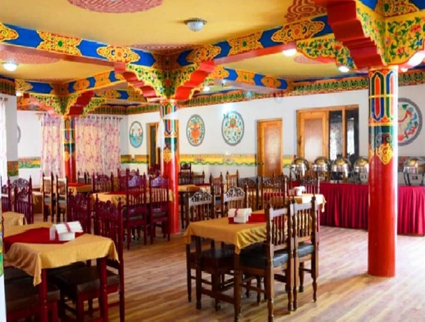 Imagen del bar/restaurante del Hotel Tih Antelope Tm, Leh. Foto 17