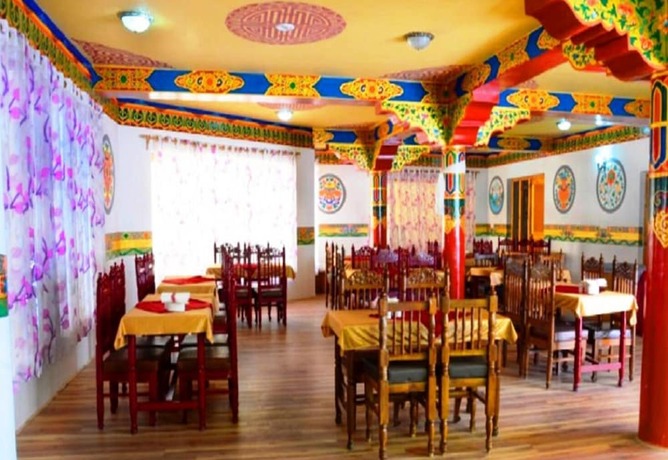 Imagen del bar/restaurante del Hotel Tih Antelope Tm, Leh. Foto 18