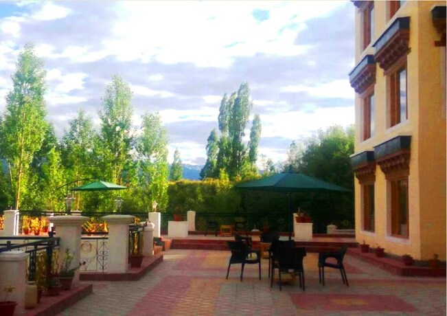 Imagen general del Hotel Tih Khakshal. Foto 4