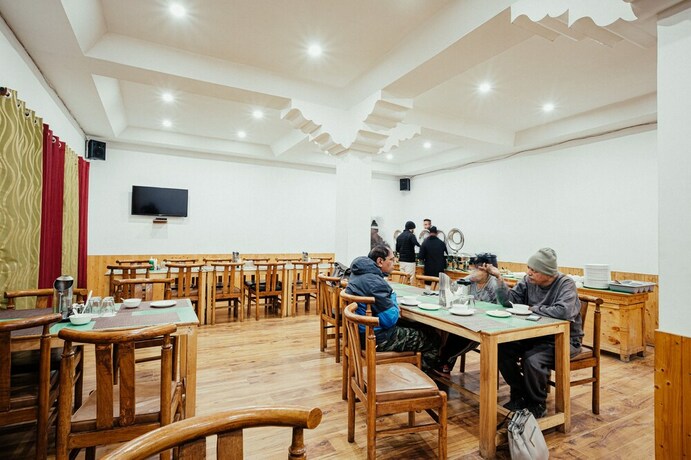 Imagen del bar/restaurante del Hotel Tih Ladakh Summer Camp-nubra. Foto 4