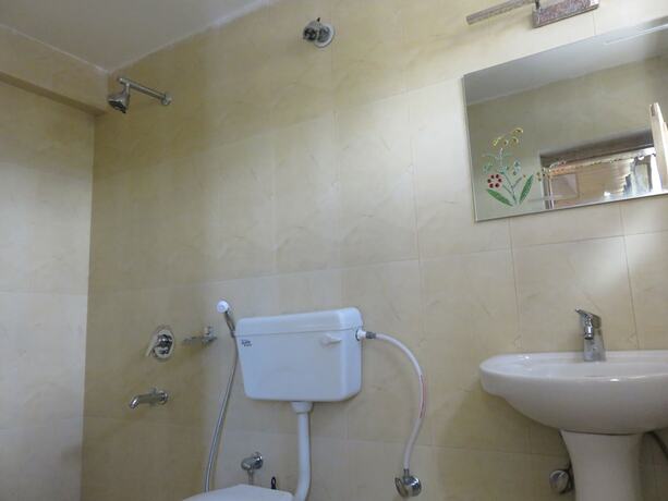 Imagen general del Hotel Tih Nezer Holiday Inn. Foto 10
