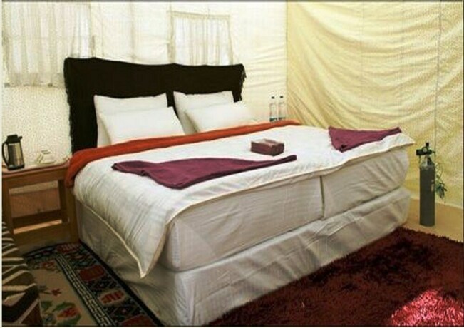 Imagen de la habitación del Hotel Tih The Regal Camp. Foto 18