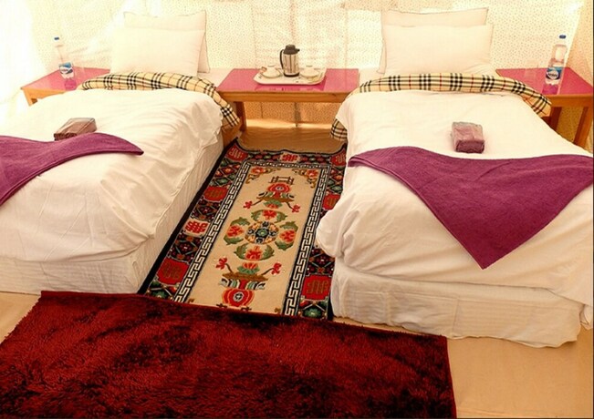 Imagen de la habitación del Hotel Tih The Regal Camp. Foto 20