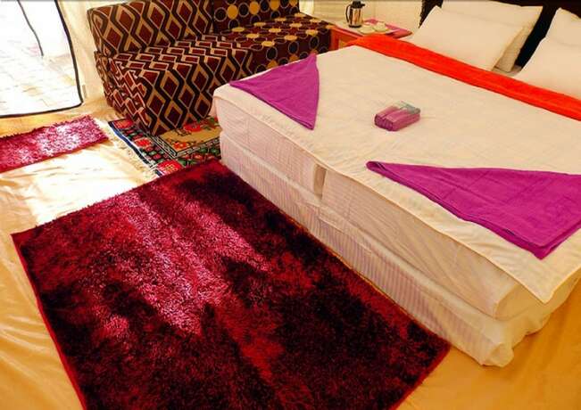 Imagen de la habitación del Hotel Tih The Regal Camp. Foto 22