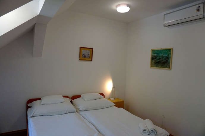 Imagen de la habitación del Hotel Tihany Yacht Club. Foto 5