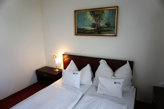 Imagen de la habitación del Hotel Tihany Yacht Club. Foto 11